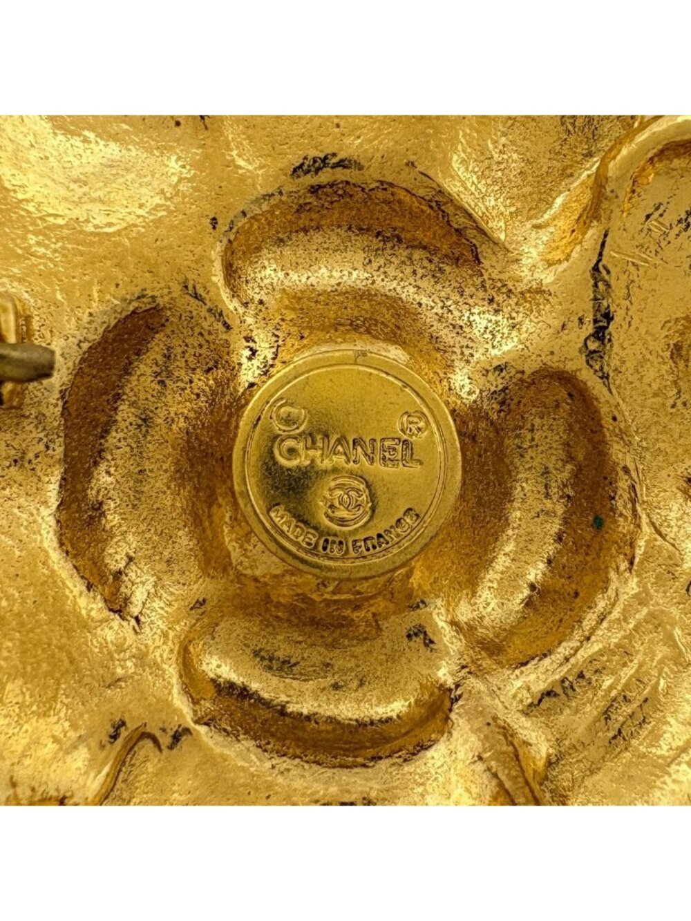 Chanel Brooch Camellia Gold Plated - Gem